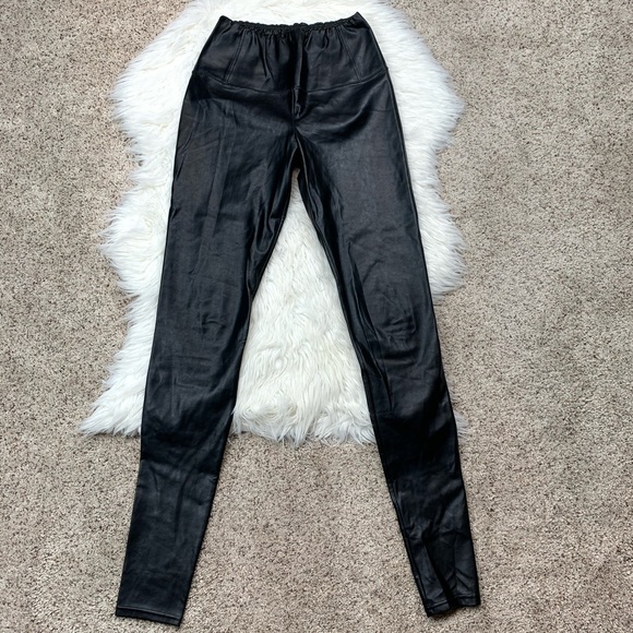 Wilfred Free Daria Vegan Leather Black Leggings - Picture 5 of 7